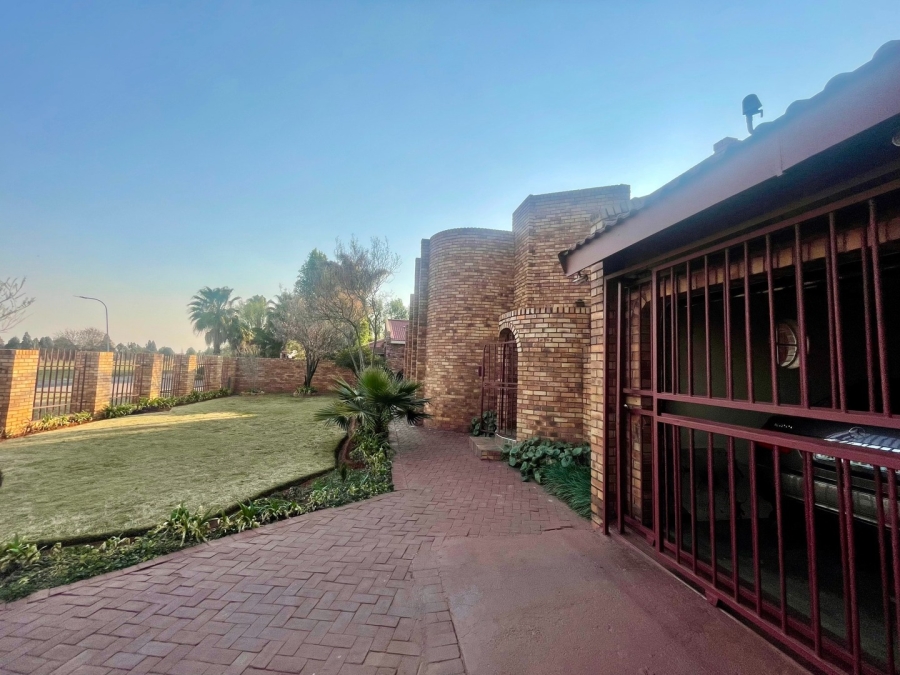 3 Bedroom Property for Sale in Flamwood North West